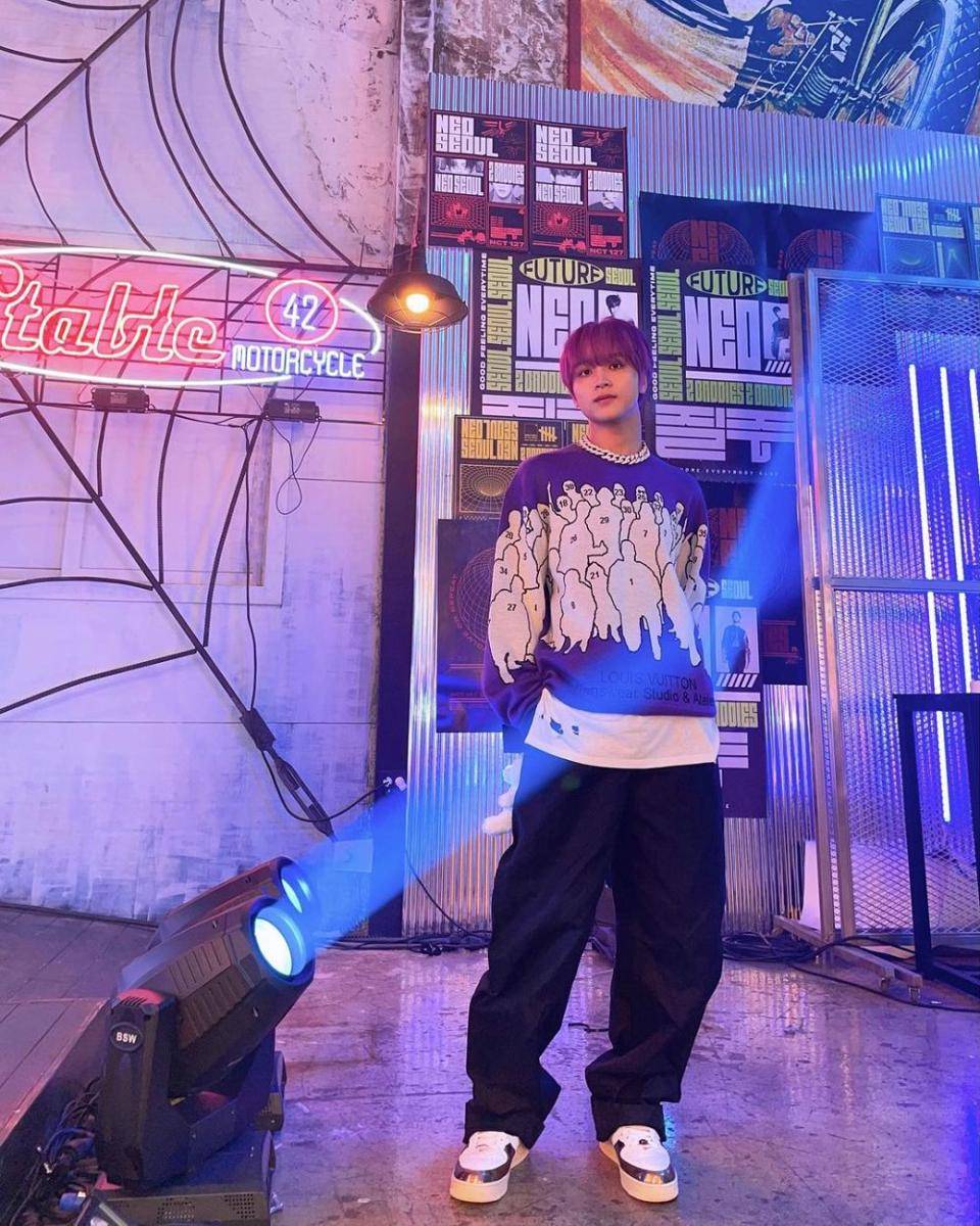 padu padan outer ala Haechan NCT (instagram.com/nct127)