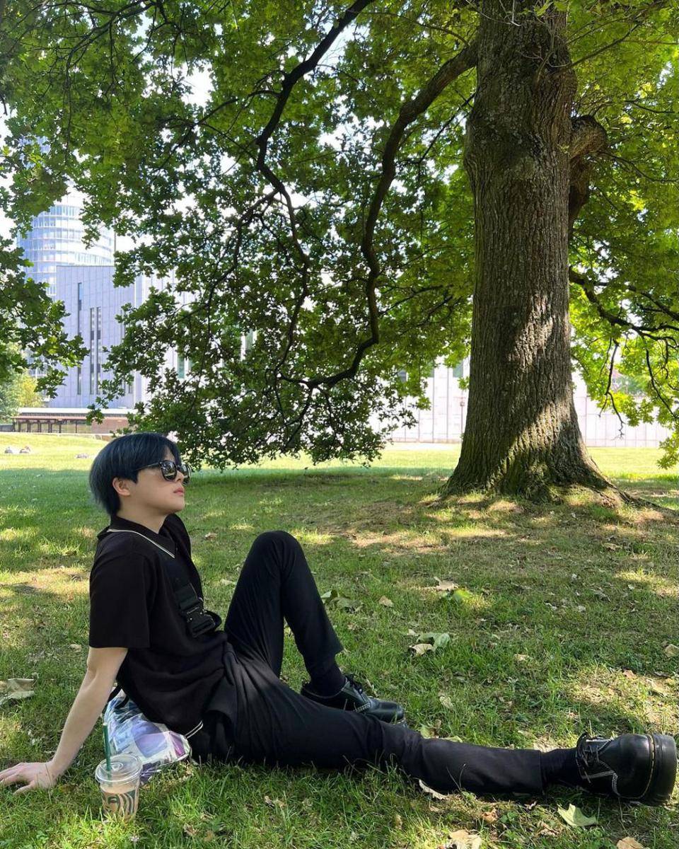 potret Jinhwan iKON (instagram.com/gnani_____)