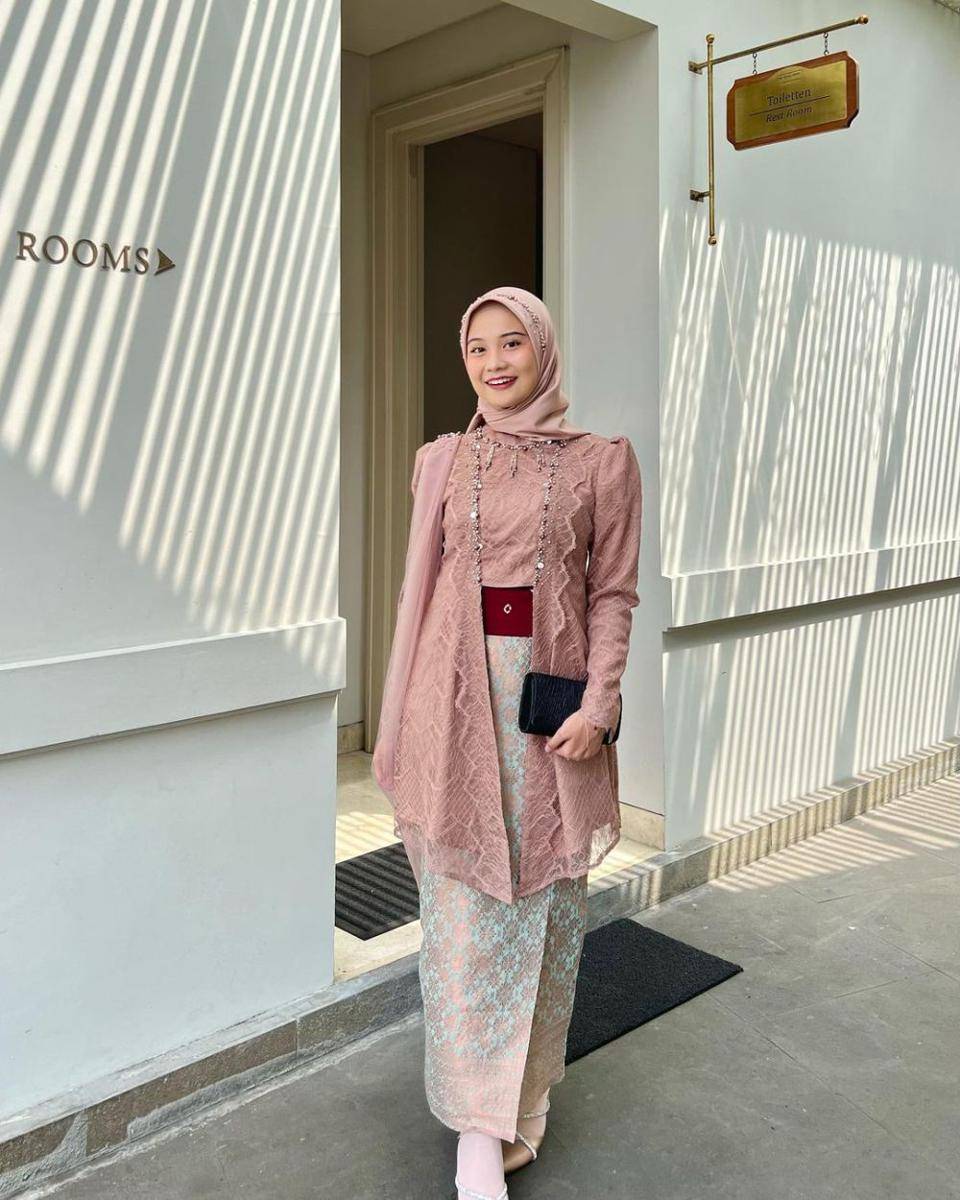 Outfit bernuansa pink ala Amelia Andani (instagram.com/ameliandanii)