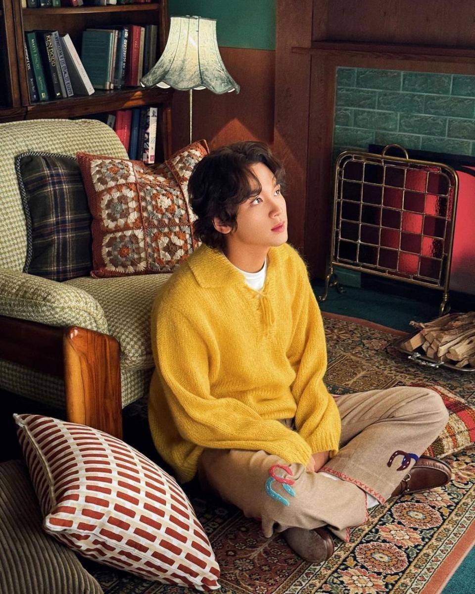 padu padan outer ala Haechan NCT (instagram.com/nct127)