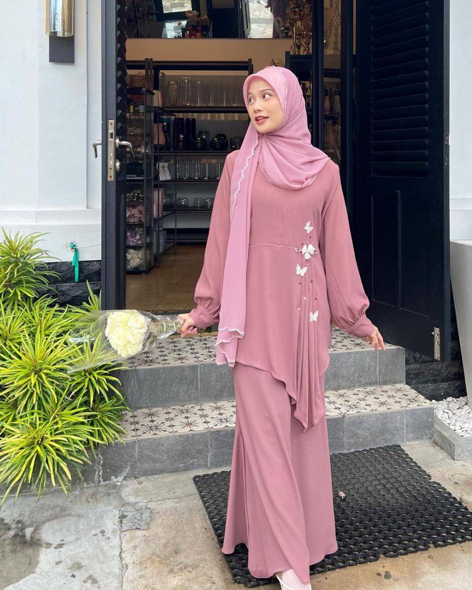 Outfit bernuansa pink ala Amelia Andani (instagram.com/ameliandanii)