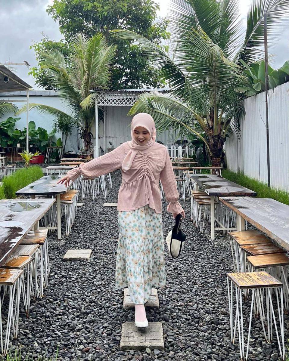 Outfit bernuansa pink ala Amelia Andani (instagram.com/ameliandanii)