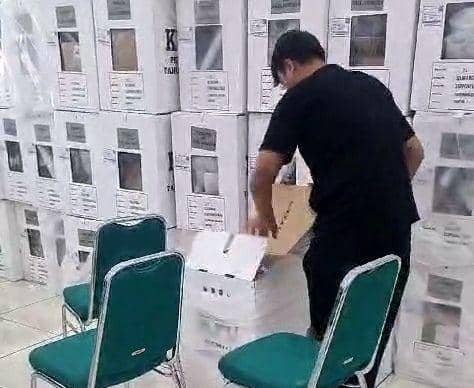 Viral KPPS di Tangsel Bongkar Kotak Suara Gak Sesuai Prosedur
