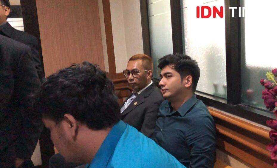 Teuku Ryan di sidang cerai perdana di Pengadilan Agama Jakarta Selatan pada Senin (19/2/2024) (IDN Times/Elizabeth Chiquita)