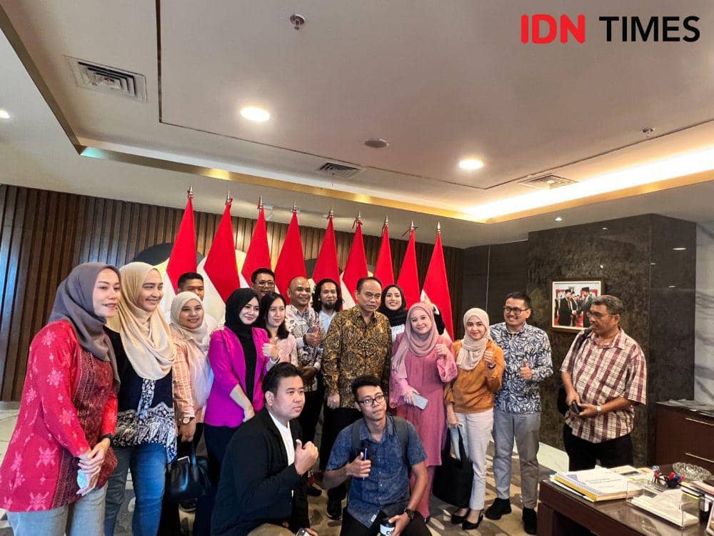 Menkominfo bersama delegasi jurnalis Malaysia di kantor Kemenkominfo, Senin (19/2/2024) (IDN Times/Amara Zahra)