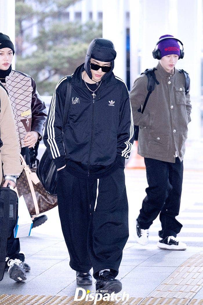 celana oversize ala Hyunjin Stray Kids (dok. dispatch.co.kr/Jeong Youngwoo)