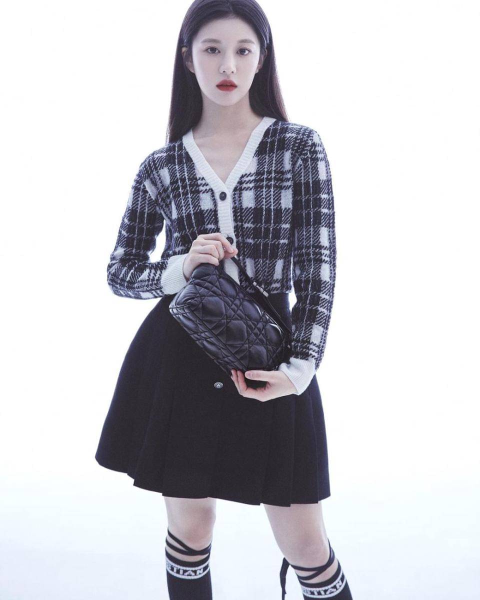 Go Yoon Jung (instagram.com/goyounjung)