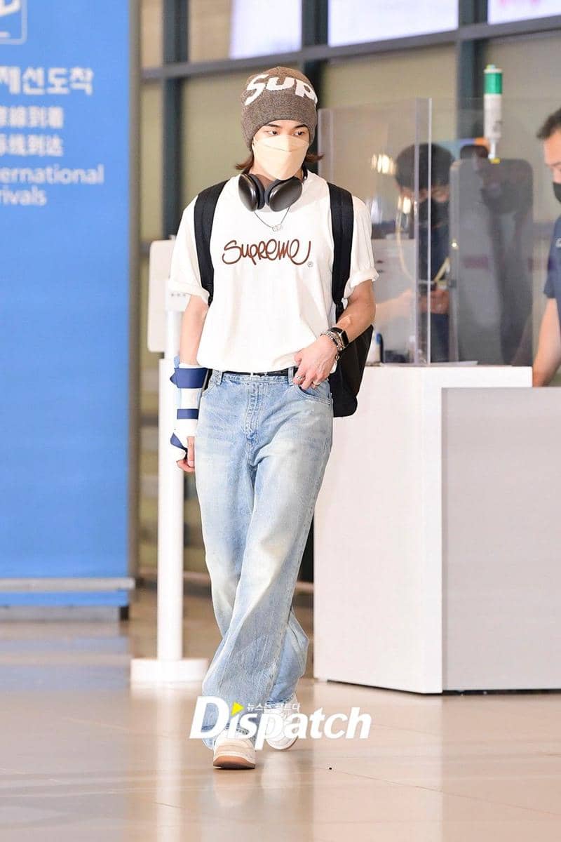 celana oversize ala Hyunjin Stray Kids (dok. dispatch.co.kr/Lee Ho Joon)