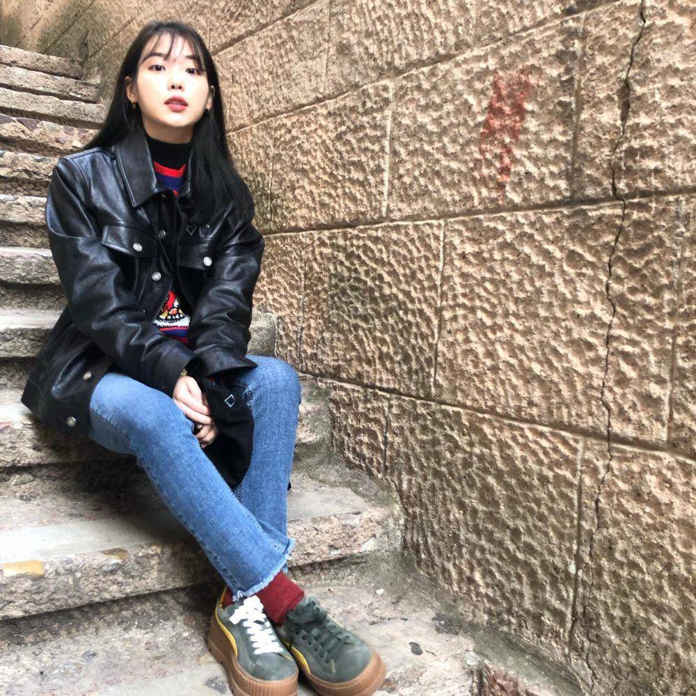 outfit korean style ala IU yang hijab friendly (instagram.com/dlwlrma)
