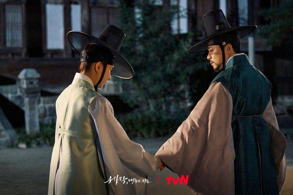 cuplikan Shin Se Kyung dan Jo Jung Suk di drakor Captivating the King (dok. tvN/세작, 매혹된 자들)
