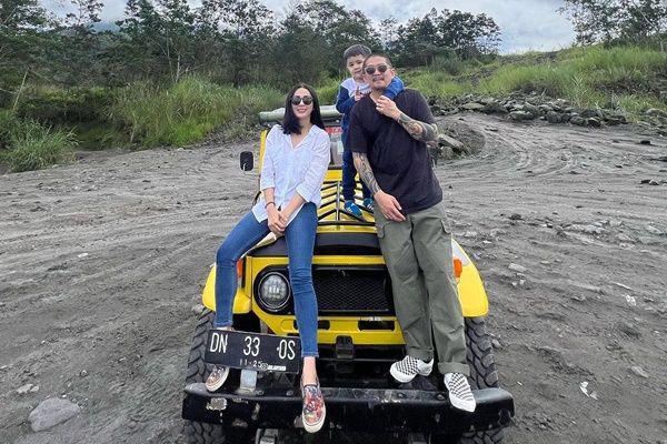 Umumkan Cerai, 7 Potret Kenangan Selvi Kitty dan Rangga Ilham