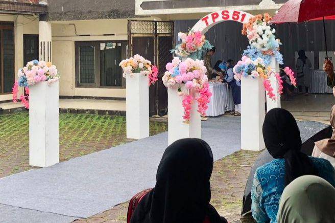 TPS dengan dekorasi unik (twitter.xom/katagueteh)