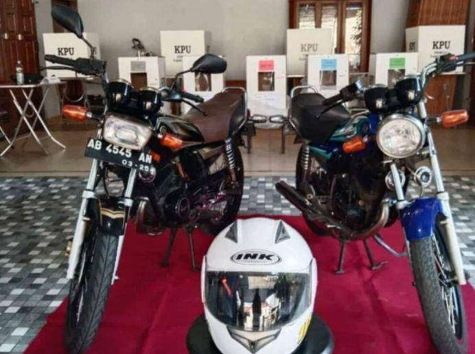 TPS dengan dekorasi unik (twitter.xom/merapi_uncover)