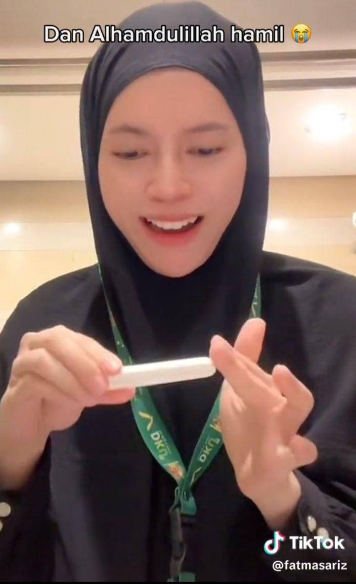 Momen Fatmasari, Istri Alfy Saga Umumkan Kehamilan Kedua Saat Umrah (Tiktok.com/fatmasariz)