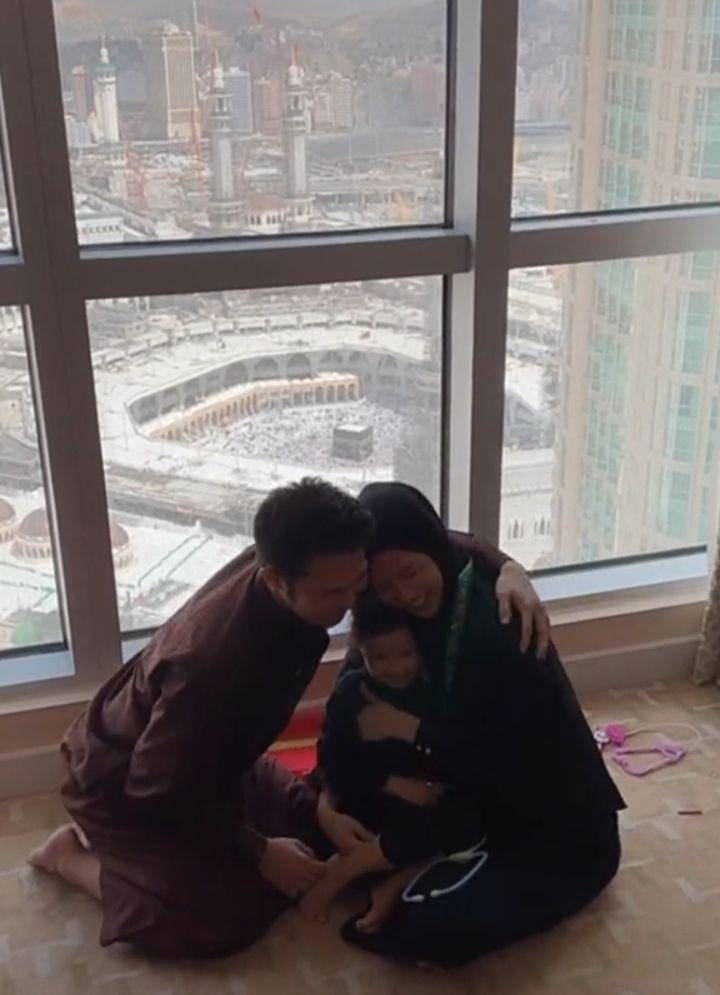 Momen Fatmasari, Istri Alfy Saga Umumkan Kehamilan Kedua Saat Umrah (Tiktok.com/fatmasariz)