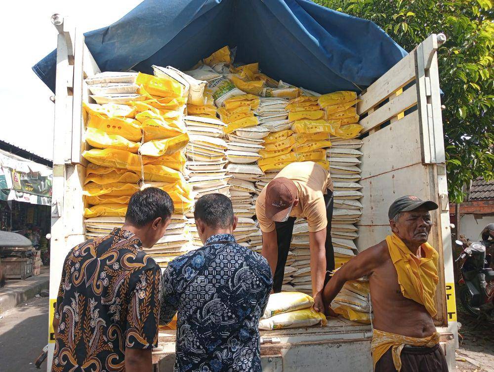 Foto dokumen Bulog salurkan beras SPHP di pasar Sayur Magetan. IDN Times/ Riyanto