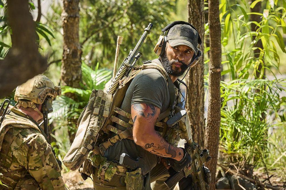 Penjelasan Ending Film Land of Bad, Kinney Bisa ke Zona Penyelamatan?