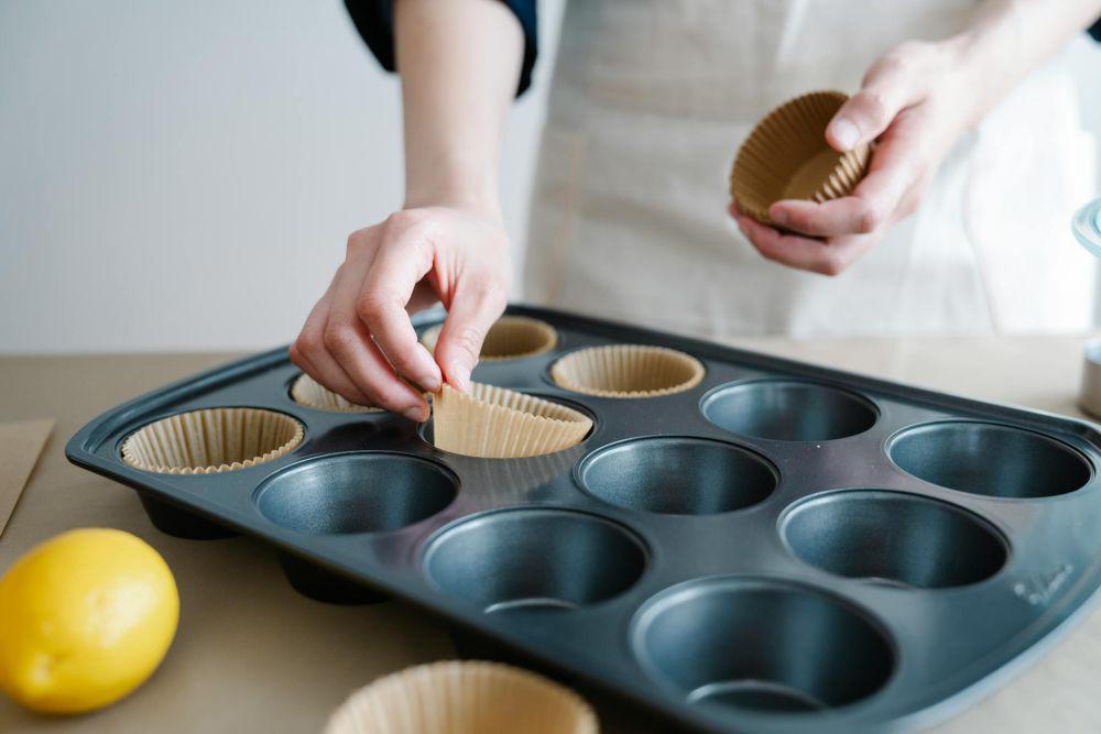 ilustrasi loyang kue muffin (pexels.com/Felicity Tai)