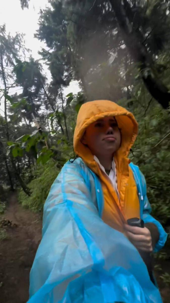 potret Wendy Walters mendaki Gunung Sumbing (instagram.com/wendywalters)