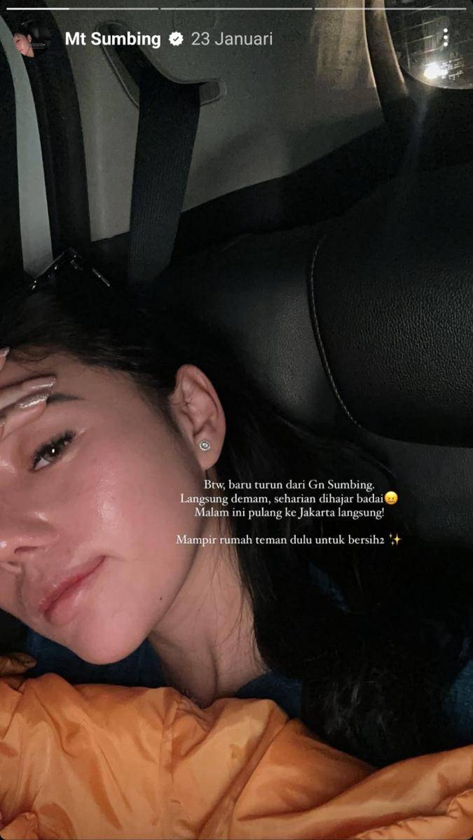 potret Wendy Walters mendaki Gunung Sumbing (instagram.com/wendywalters)