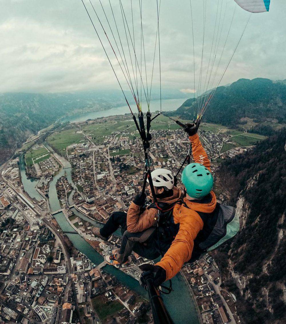 potret Ariel di Swiss (instagram.com/arielnoah)