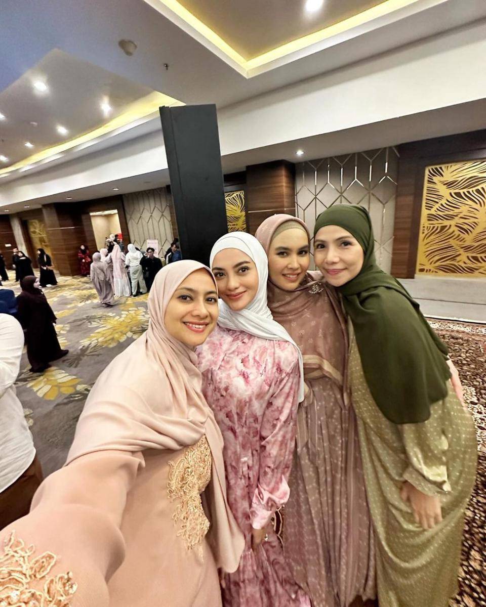 potret Ririn Ekawati ikut kajian bareng artis (instagram.com/ririnekawati)