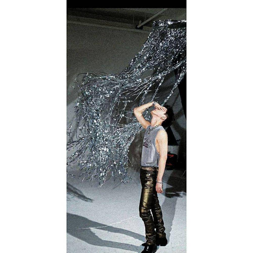 sleeveless top ala Ten WayV (instagram.com/tenlee_1001)