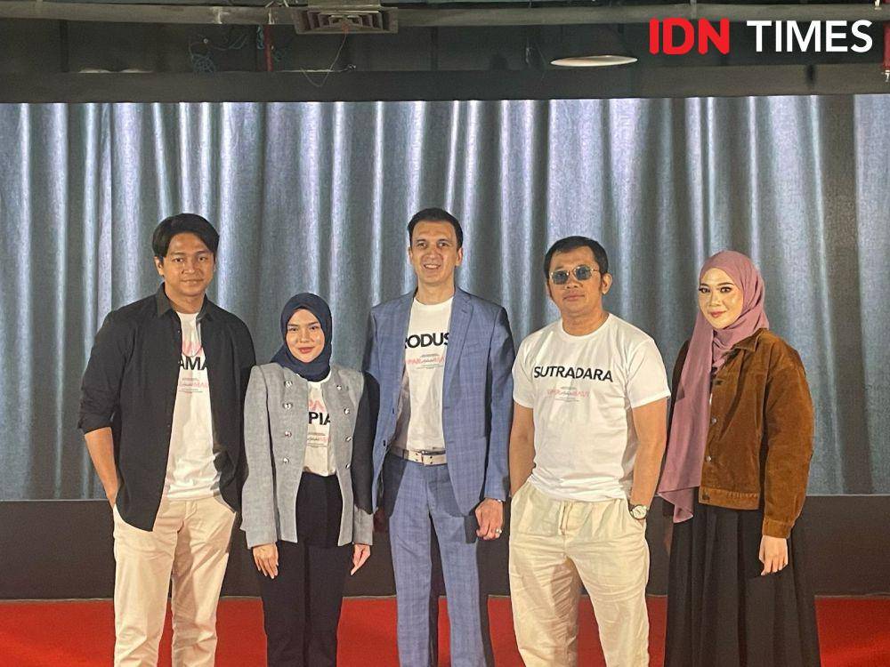 Cast, sutradara, dan produser di film Ipar Adalah Maut (IDN Times/Erfah Nanda)
