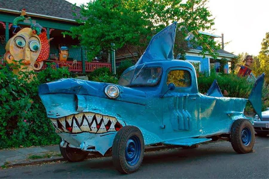 potret objek bentuk ikan hiu nyentrik (reddit.com/user/jaykirsch)