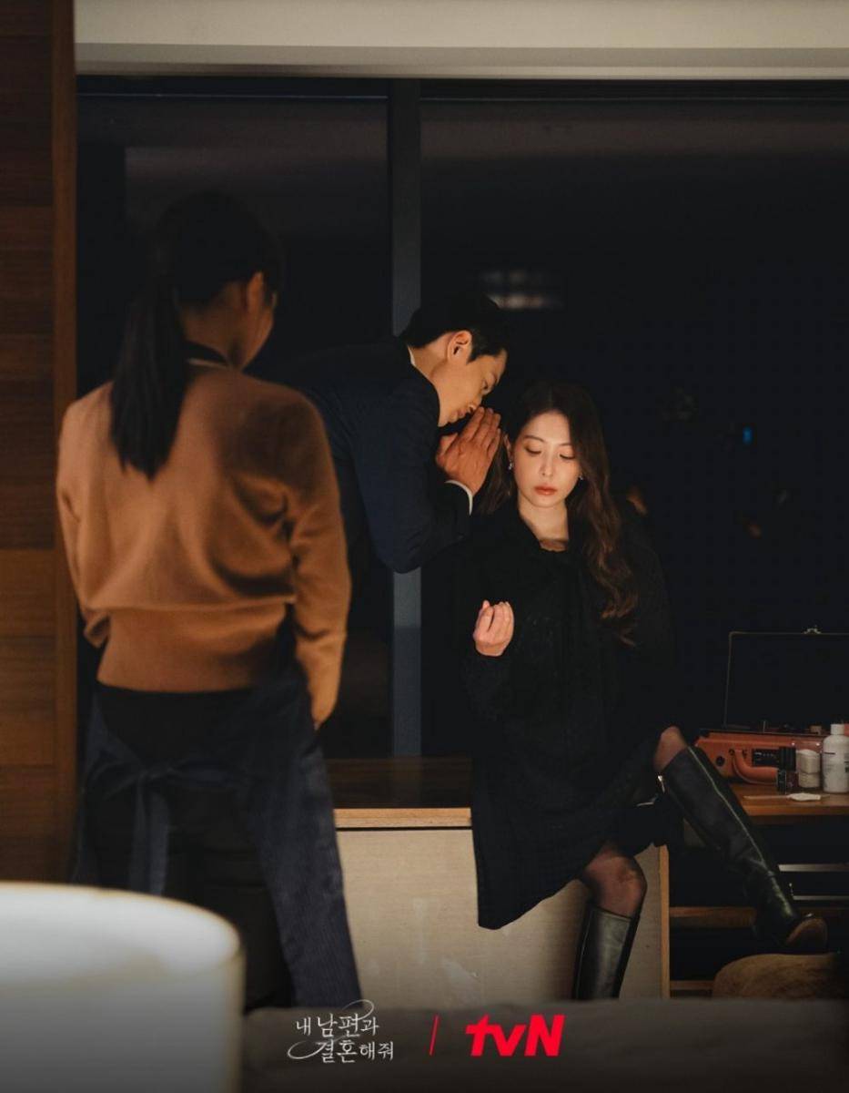 cuplikan drama Marry My Husband (dok. tvN/Marry My Husband)