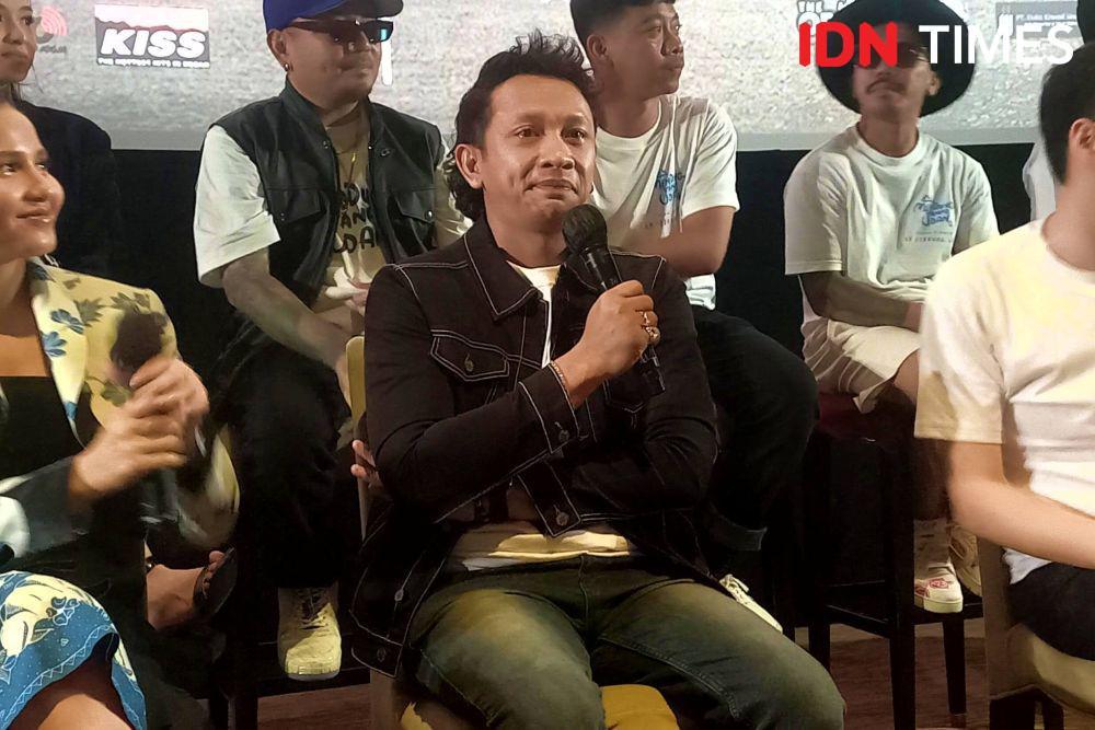 Tangis Syukur Erick Estrada di Premiere Mendung Tanpo Udan