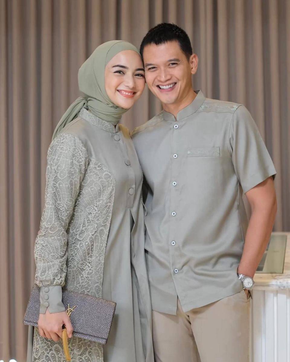 inspirasi baju couple lebaran (instagram.com/nararyapremium.id)