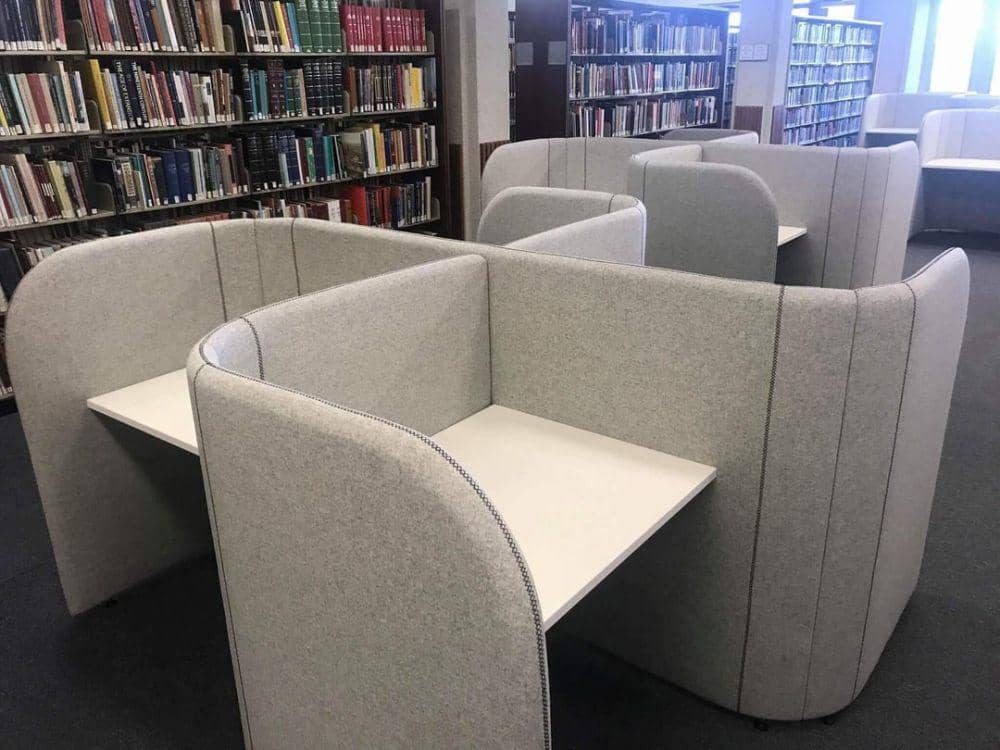 momen kocak di perpustakaan (reddit.com/user/ClawofChaos)