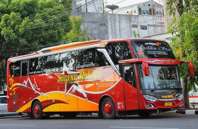 Armada bus Sugeng Rahayu (facebook.com/Andika M. Adiitama)