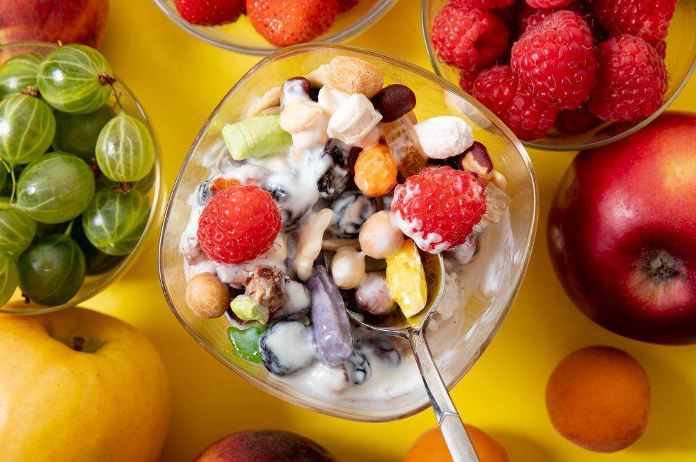 Salad Buah-buahan dengan Yoghurt (freepik.com/freepik)