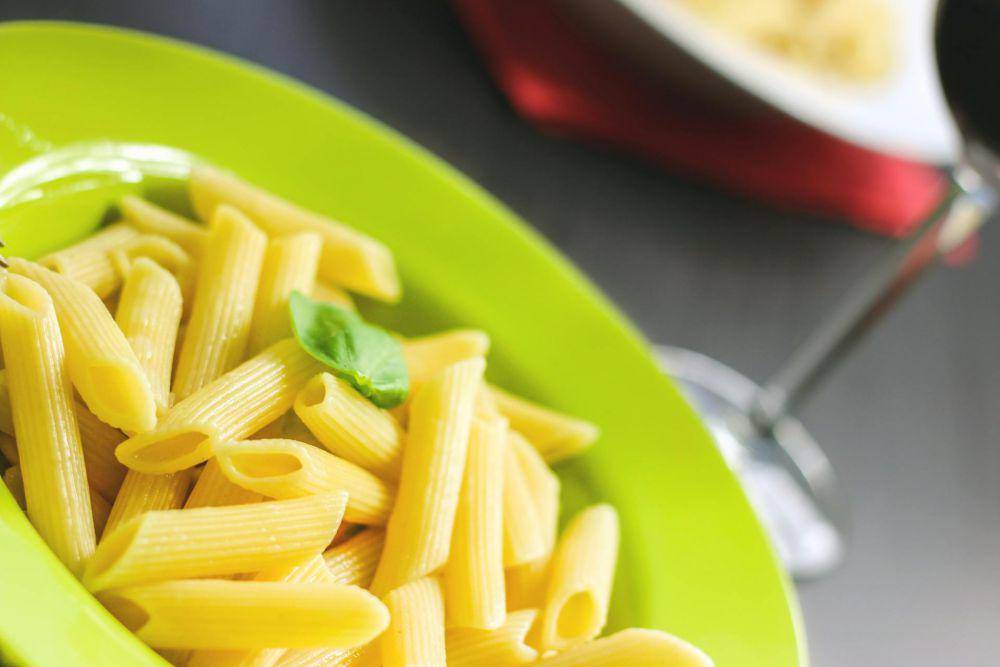 ilustrasi penne pasta (pexels.com/JÉSHOOTS)