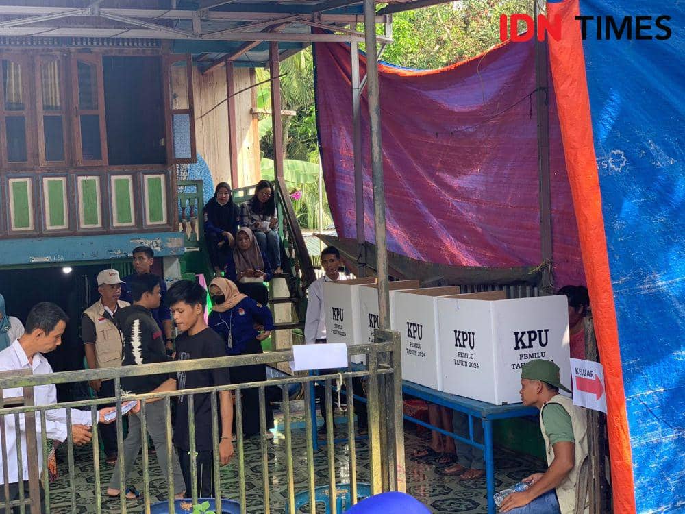 (Warga di Desa Muara Teladan Kecamatan Sekayu saat mengikuti PSU di TPS 05) IDN Times/Yuliani