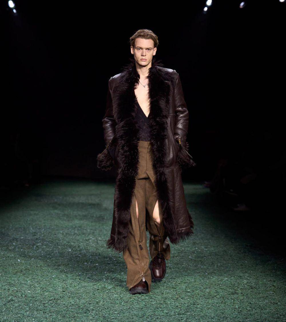 Burberry Winter '24 collection di London Fashion Week 2024 (dok. Burberry)
