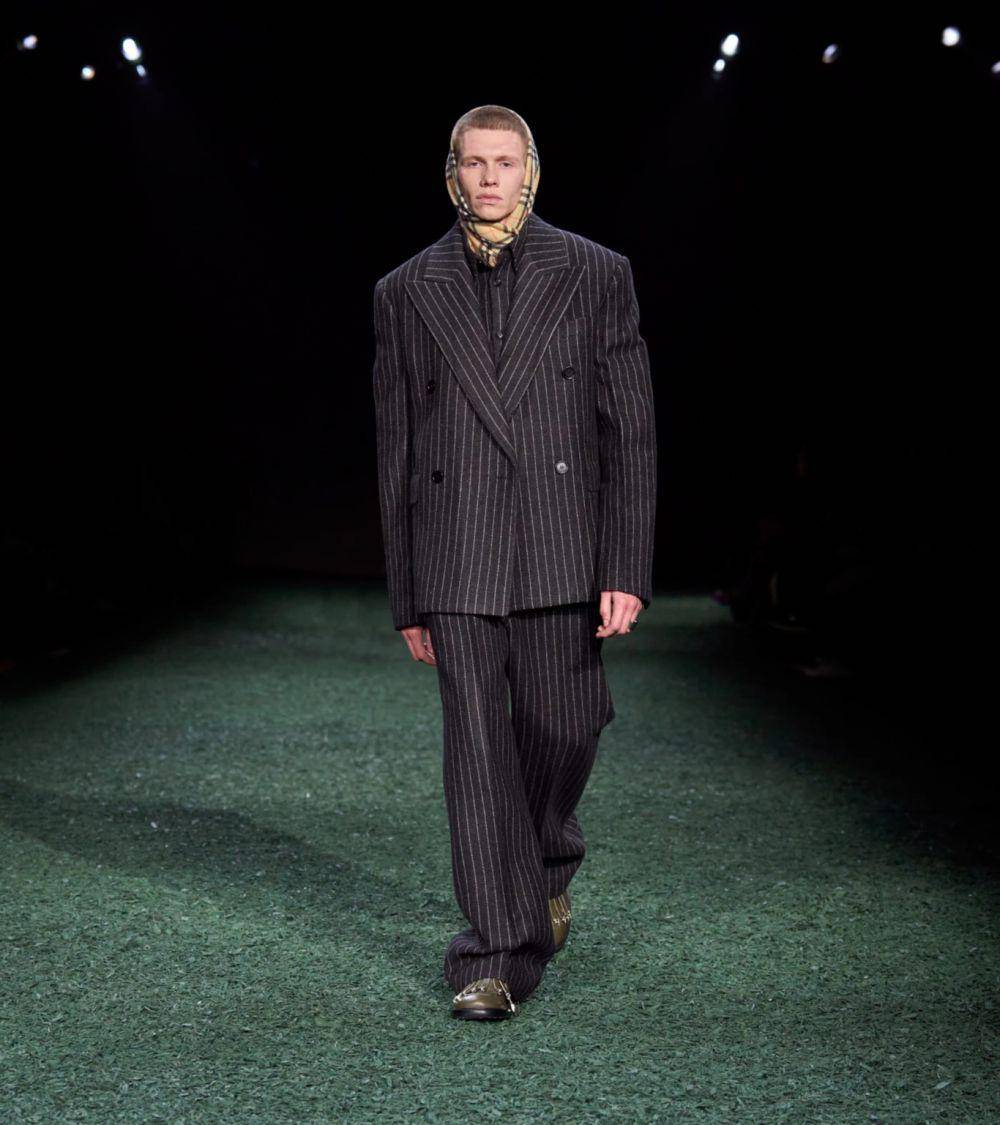 Burberry Winter '24 collection di London Fashion Week 2024 (dok. Burberry)