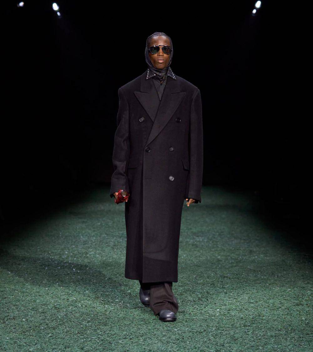 Burberry Winter '24 collection di London Fashion Week 2024 (dok. Burberry)