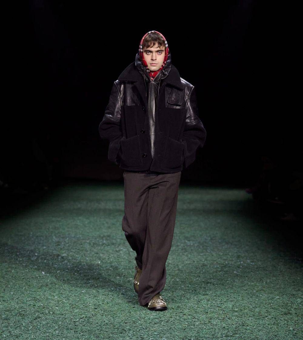 Burberry Winter '24 collection di London Fashion Week 2024 (dok. Burberry)