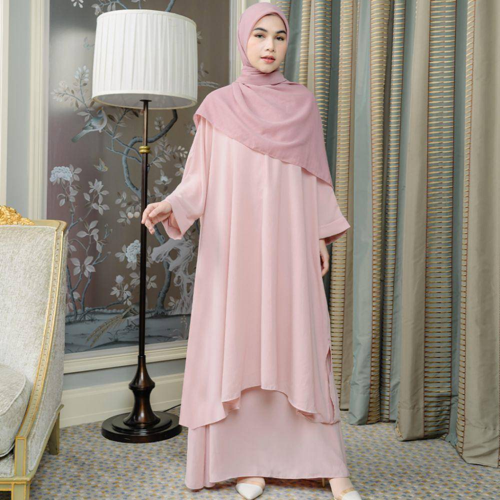 Baju lebaran pink pastel (Blibli.com/Lozy Hijab Official Store)