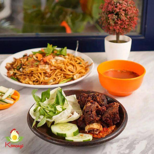 Ayam Goreng Kemangi (instagram.com/ayamkemangi)