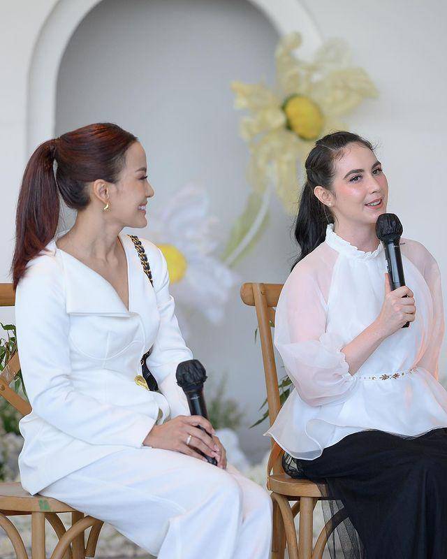 Potret Arumi Bachsin saat menjadi pembicara salah satu acara kecantikan (instagram.com/dokterkulitkita)