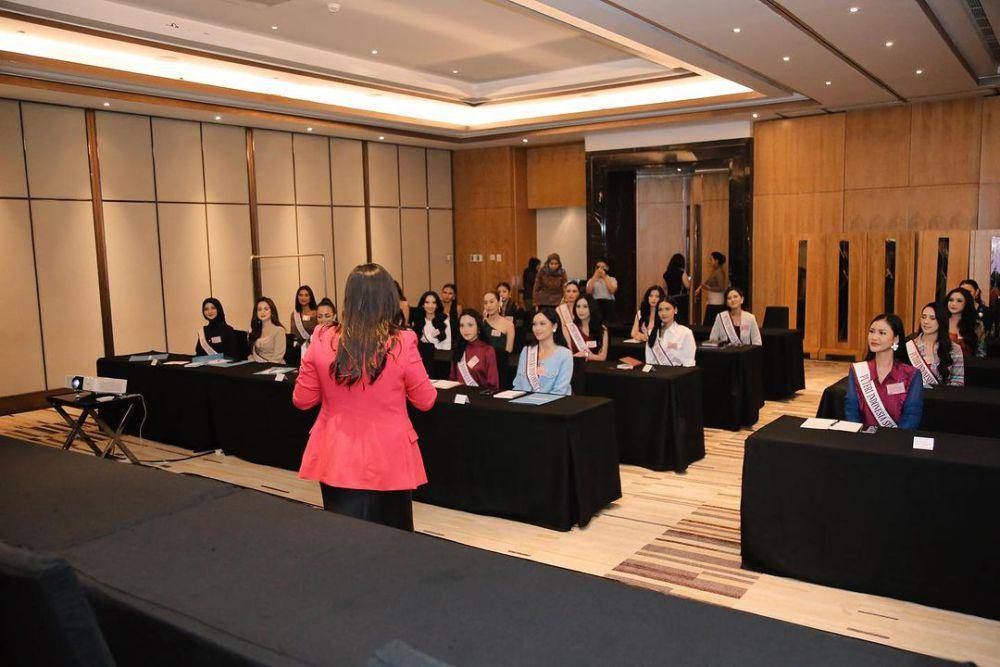 Potret Kompilasi di Hari Pertama Pra Karantina Puteri Indonesia 2024 (Instagram.com/officialputeriindonesia)