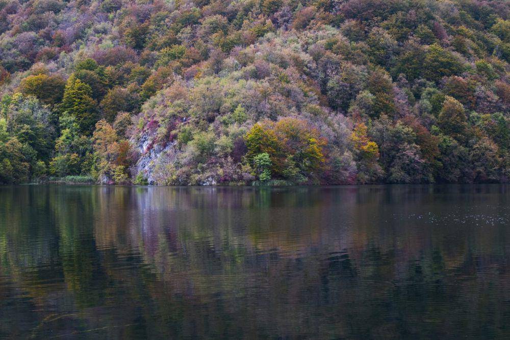 Plitvice Lakes National Park (unsplash.com/Davide Cantelli)