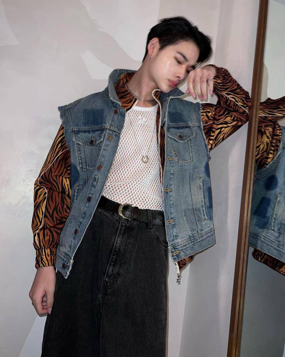 outfit oversize ala Ni-ki ENHYPEN (instagram.com/enhypen)