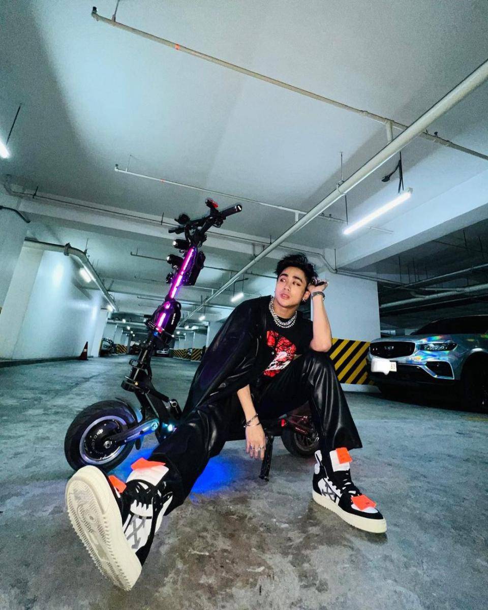 OOTD ala Josh Cullen, anggota grup musik SB19 (instagram.com/josh_cullen_s)