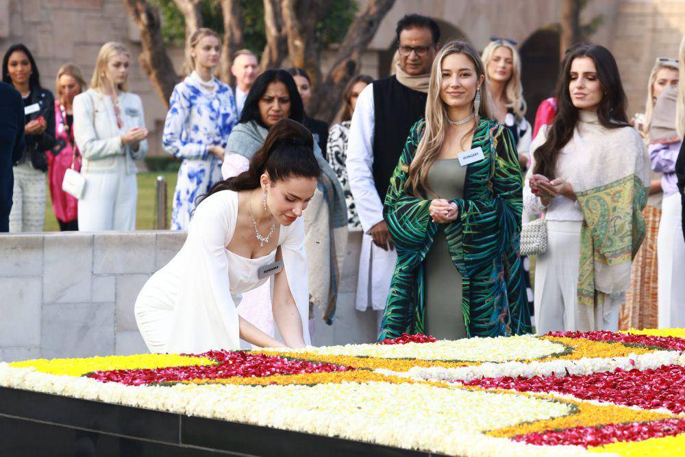 Potret Kunjungan Finalis Miss World ke-71 di Gandhi Memorial (Facebook.com/Miss World)