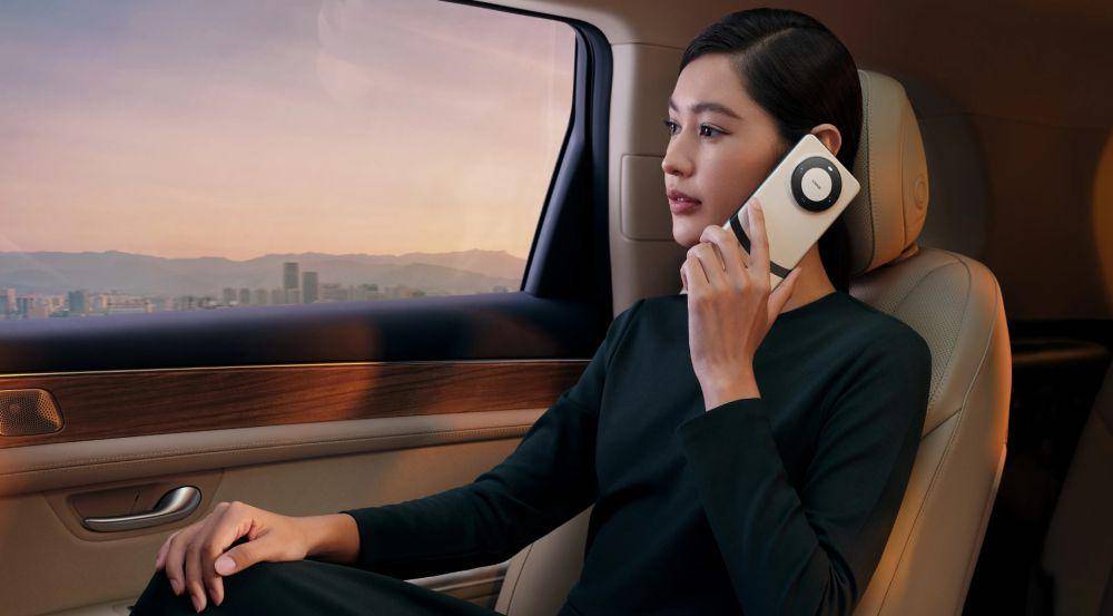 potret HUAWEI Mate 60 Pro+ (consumer.huawei.com)